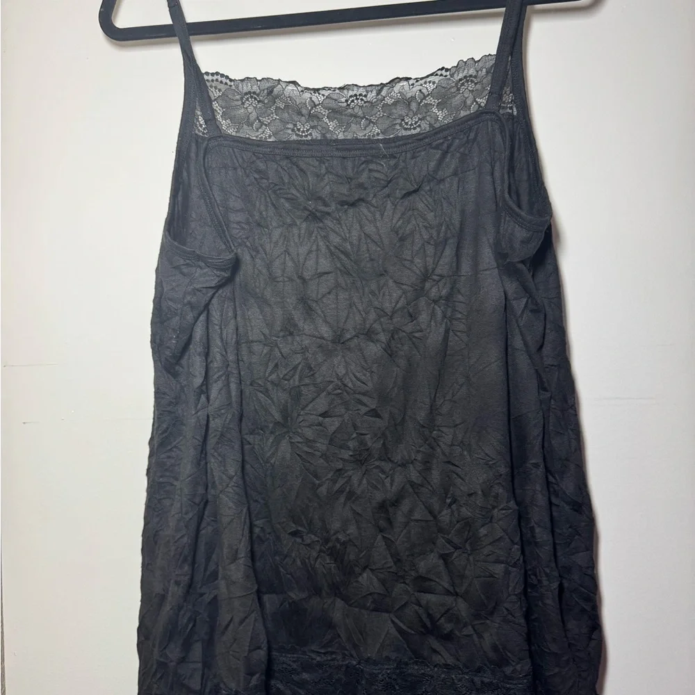 EUC Maurice’s Solid Black Lace Trim Crinkle Cami Tank Top Plus Size 3 22/23 3X